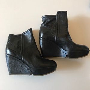 Farylrobin platform boots.
